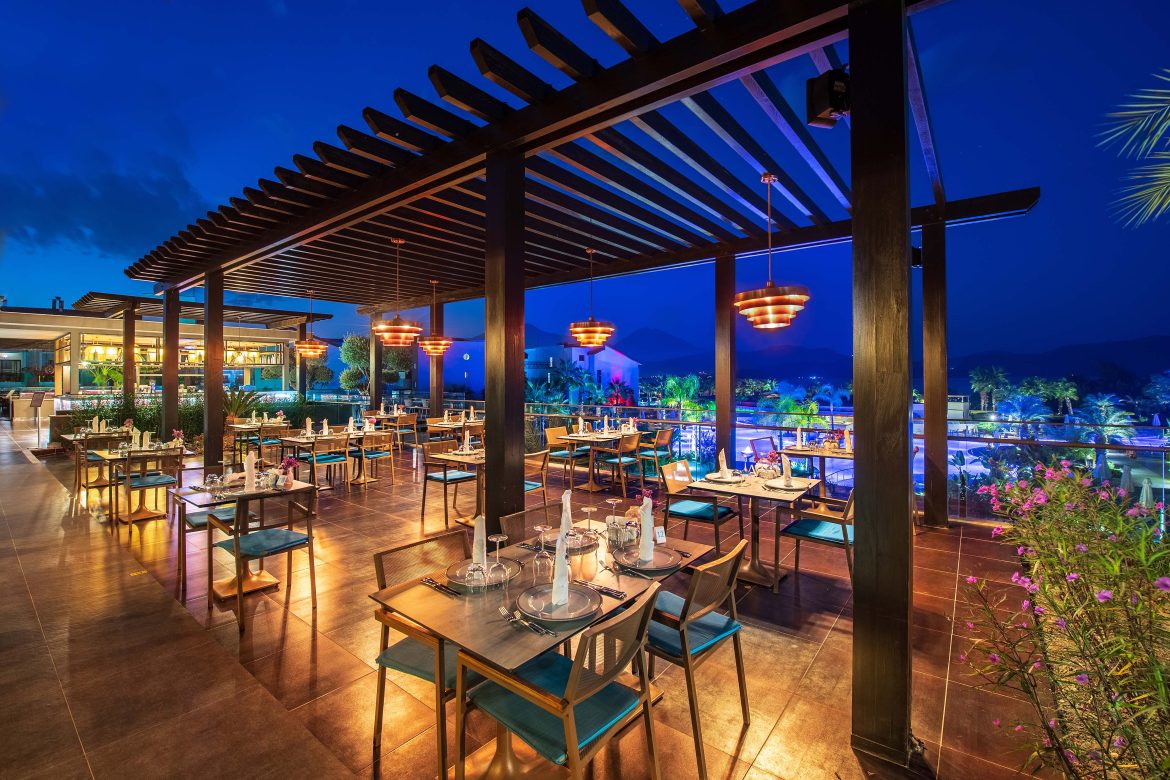 AMBER RESTAURANT (8)